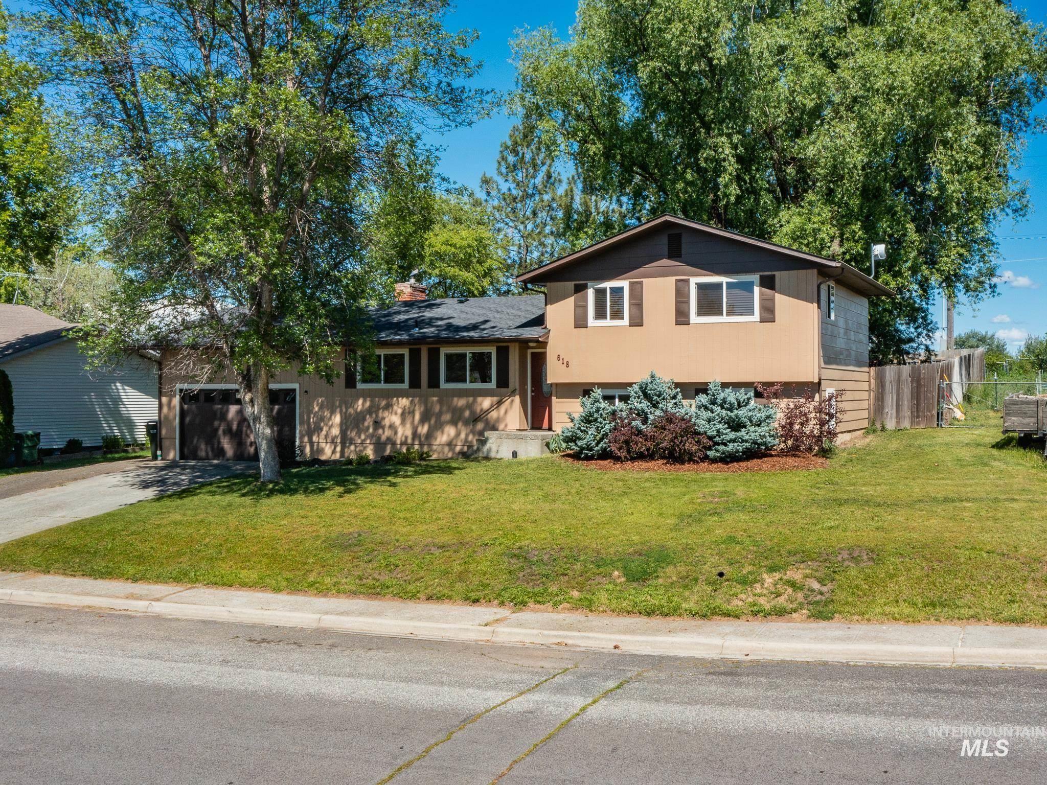 618 Dawn Drive — photo