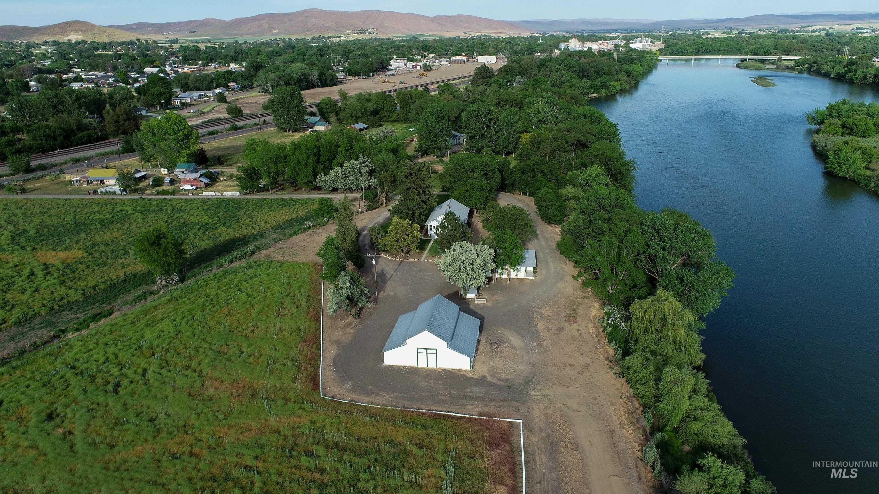1199 County Rd 70 — photo