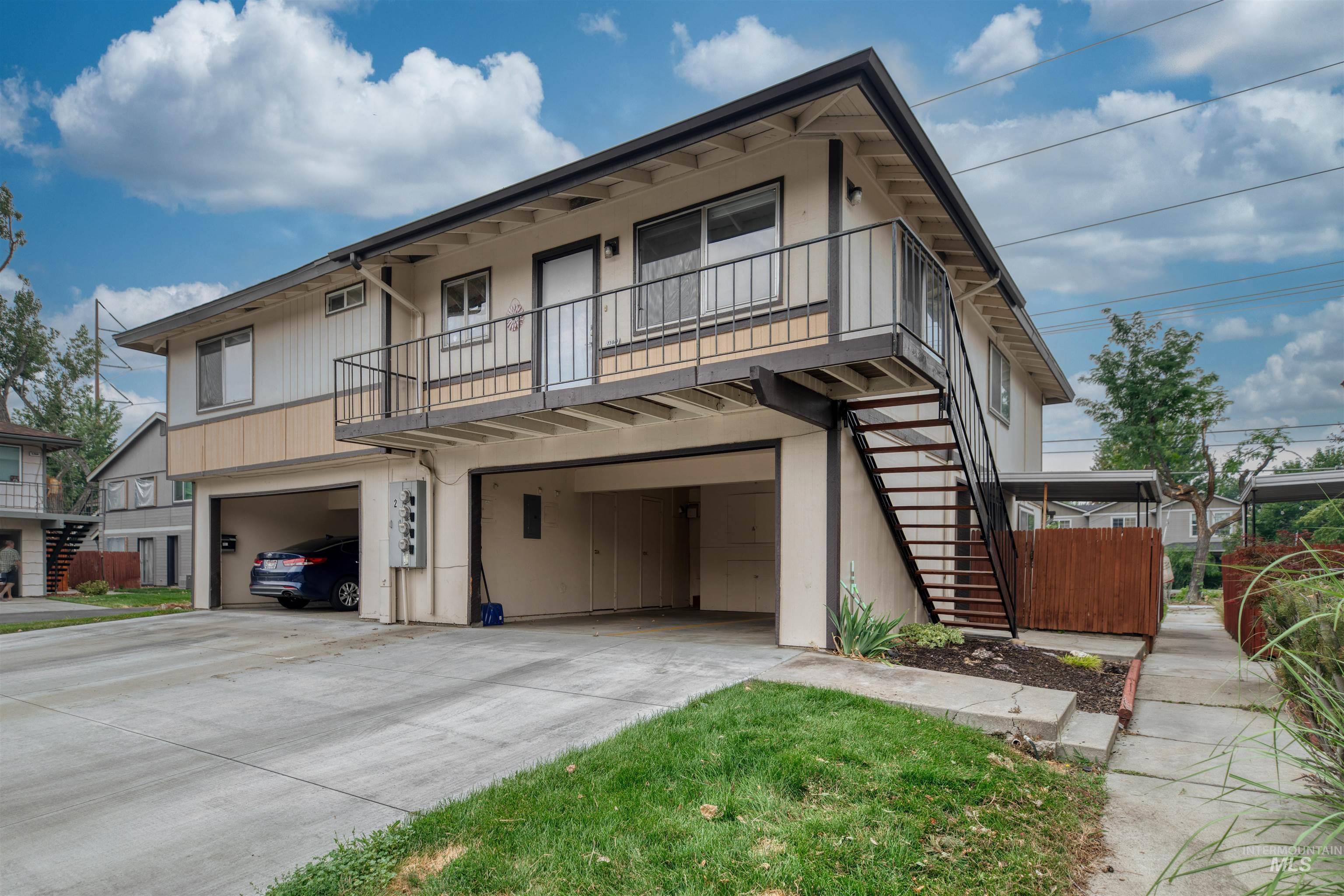 1140 S Phillippi — photo