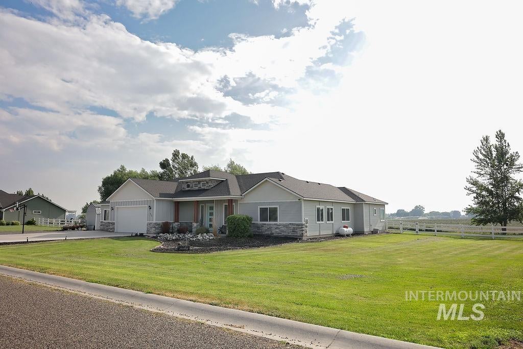 523 Tasia Brianna Dr W — photo