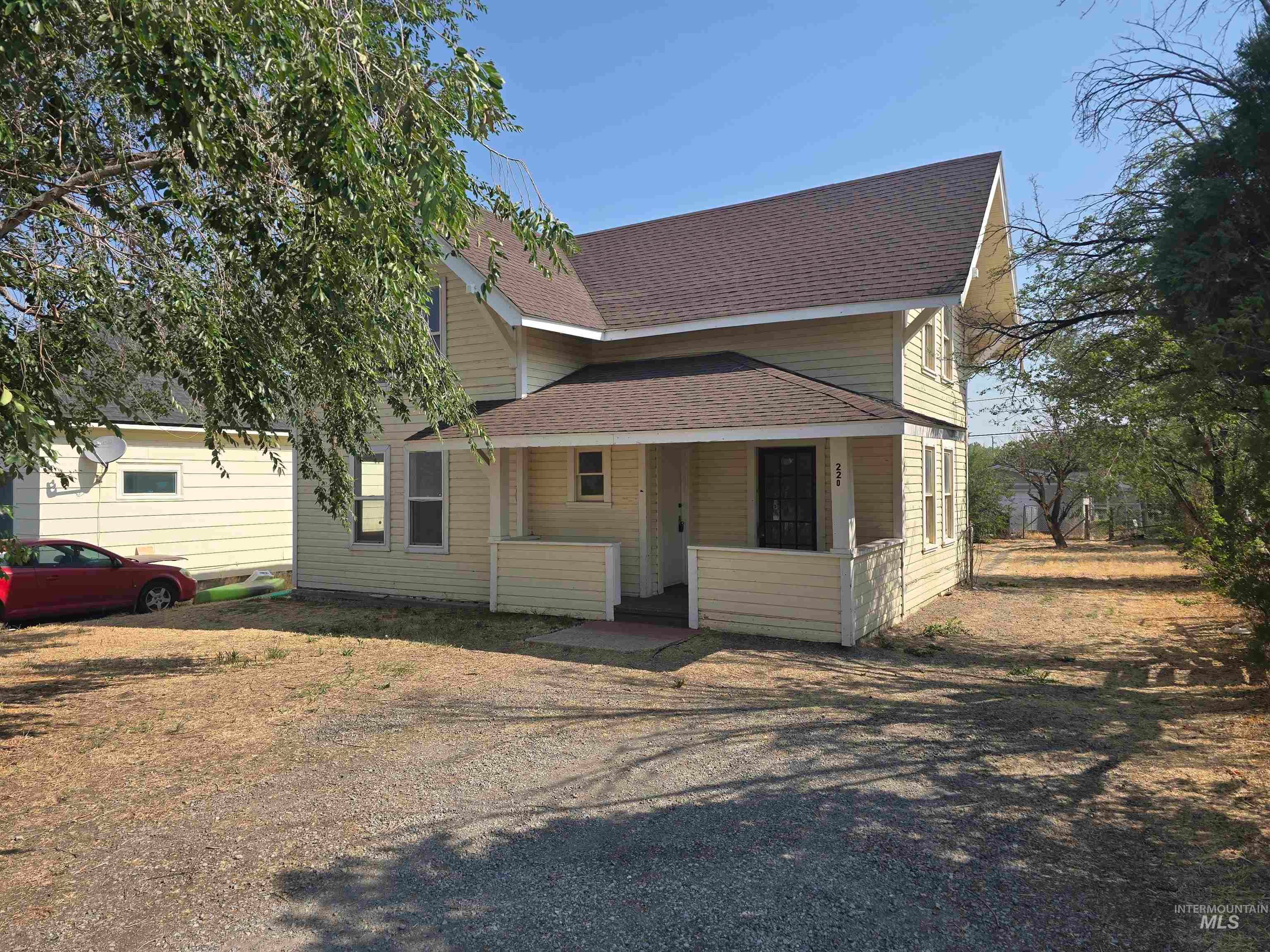 220 S 8th Ave — photo