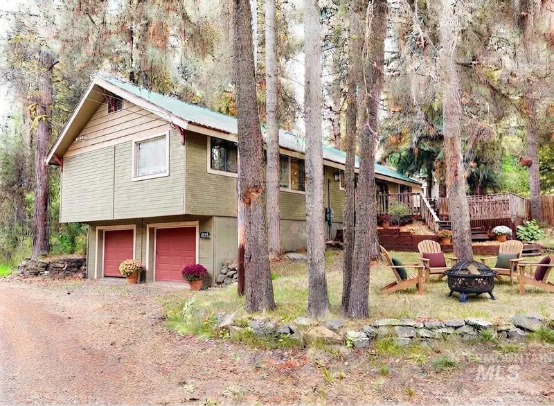 1025 Meadows Rd — photo
