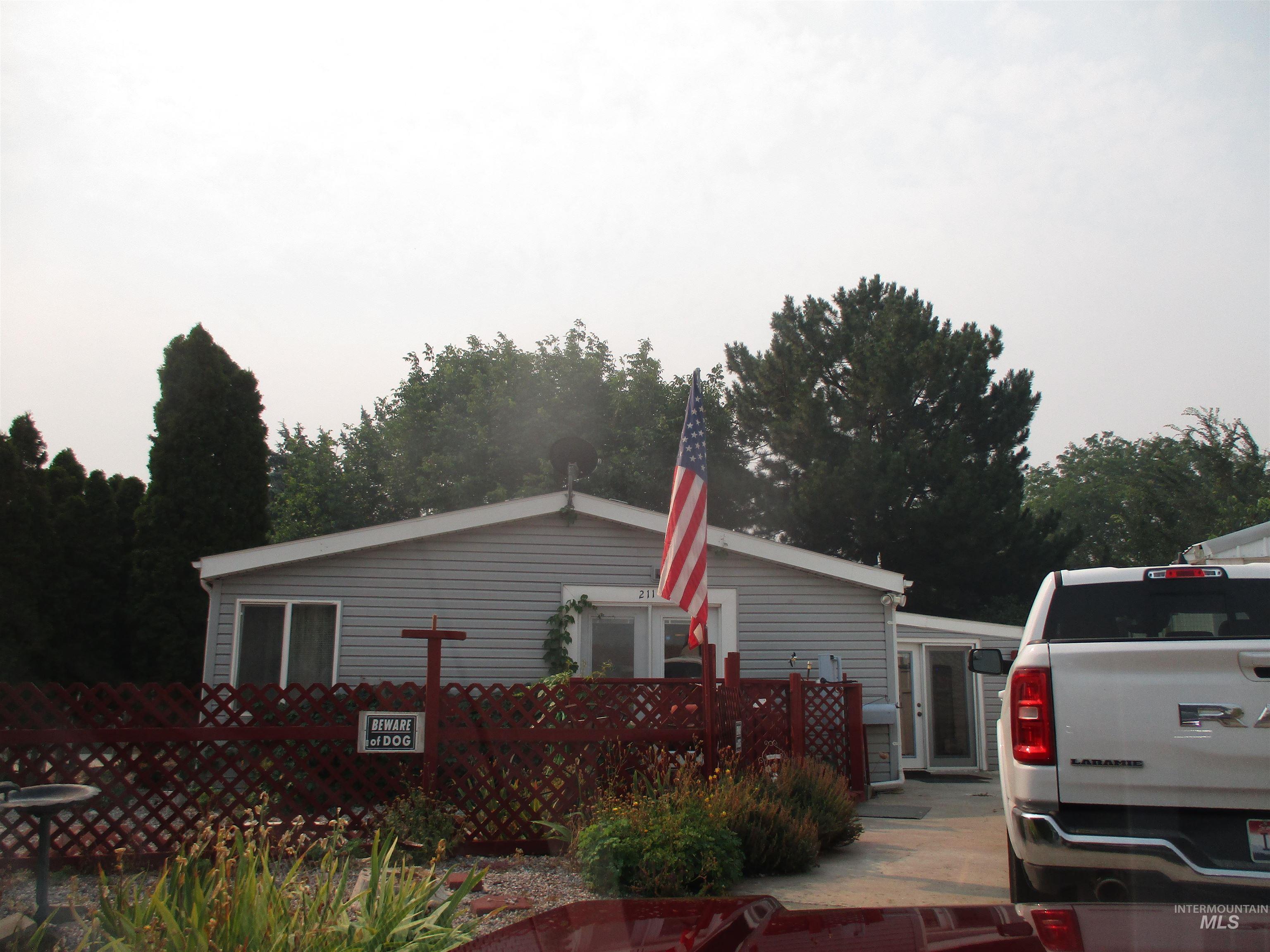 211 Villa Circle — photo
