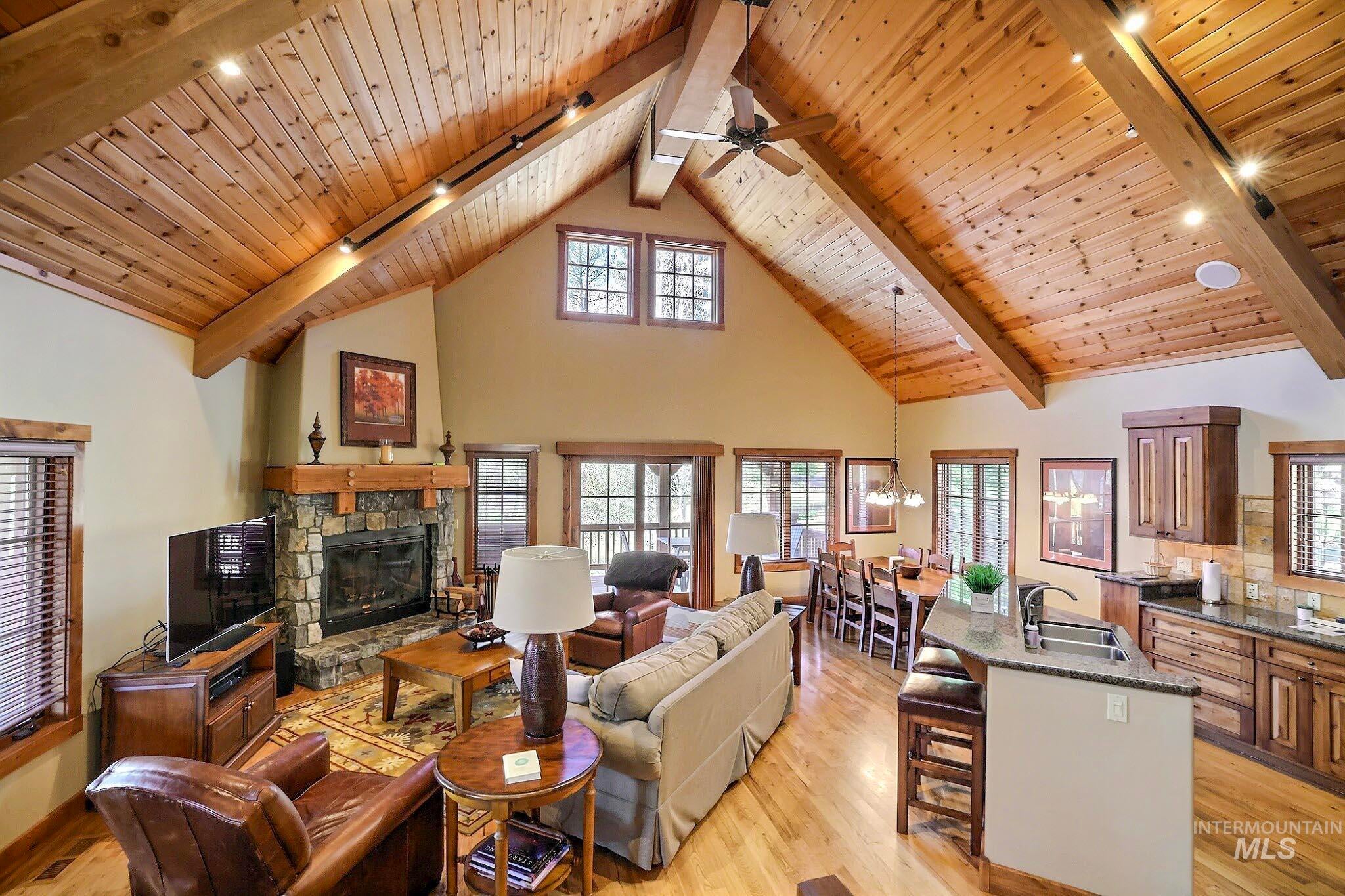 25 Francois Court — photo