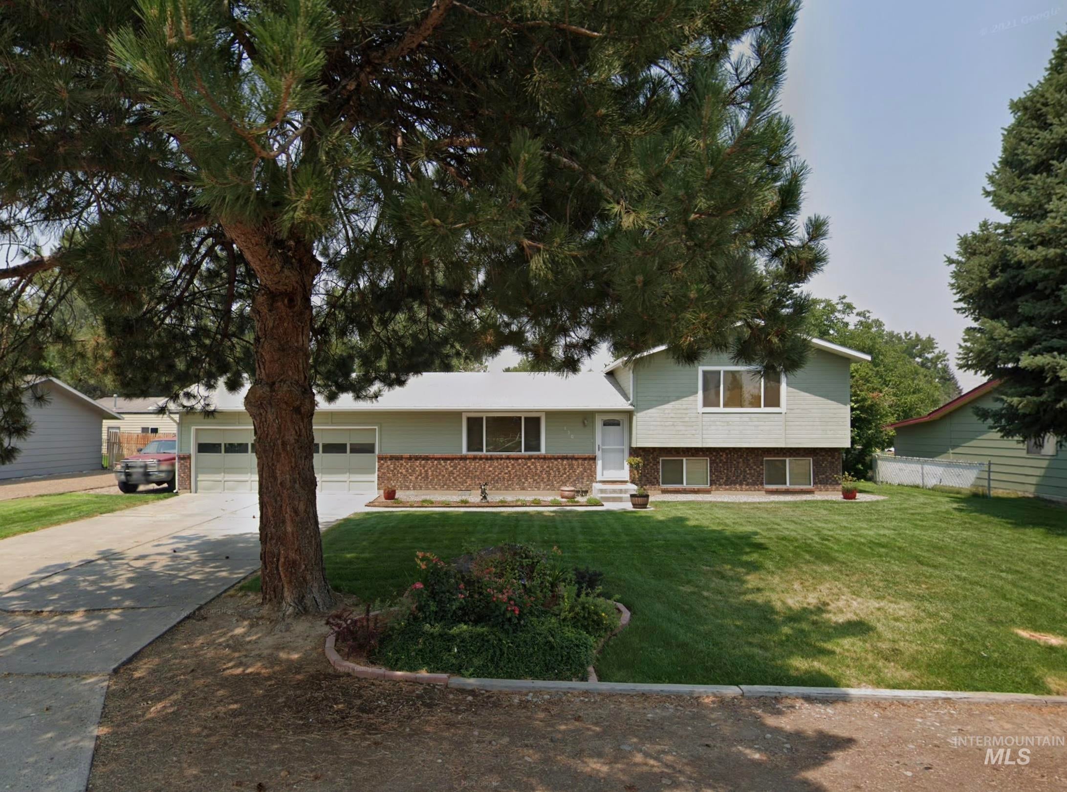 130 NW Carrie Circle — photo