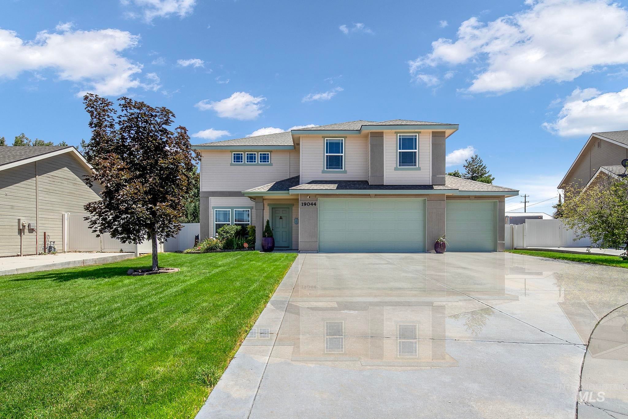 19044 Kenney Way — photo