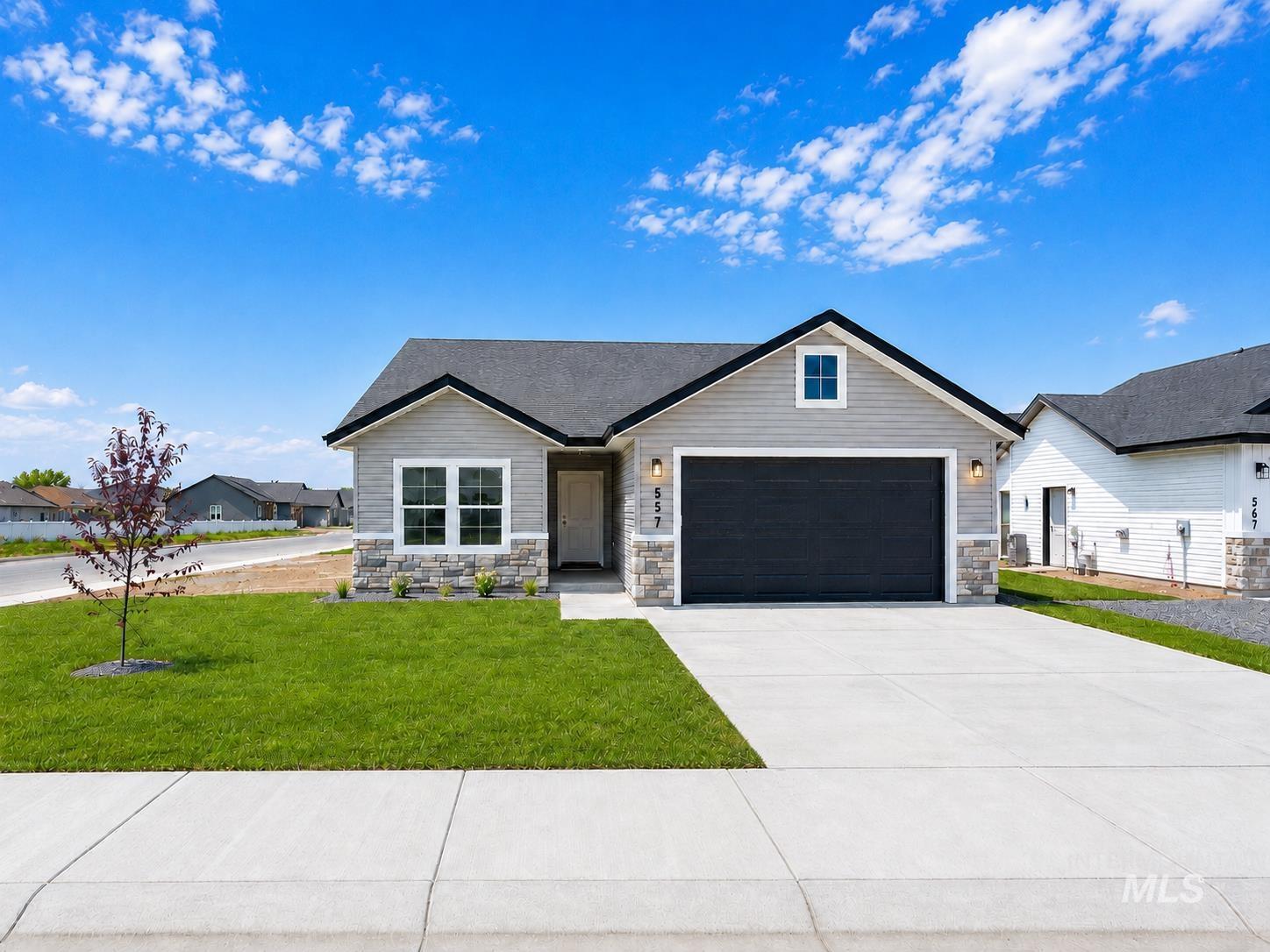 557 Sunspot Dr — photo