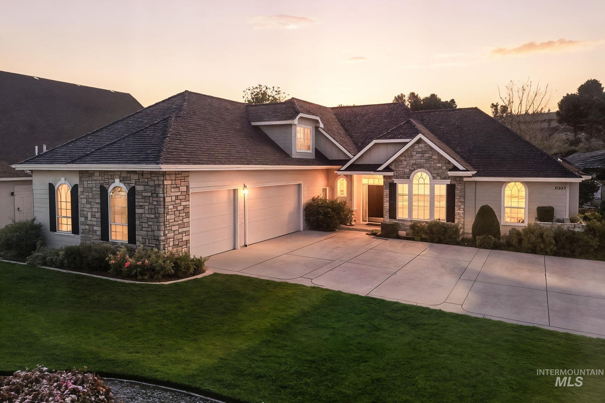 1007 W Oakhampton Drive — photo