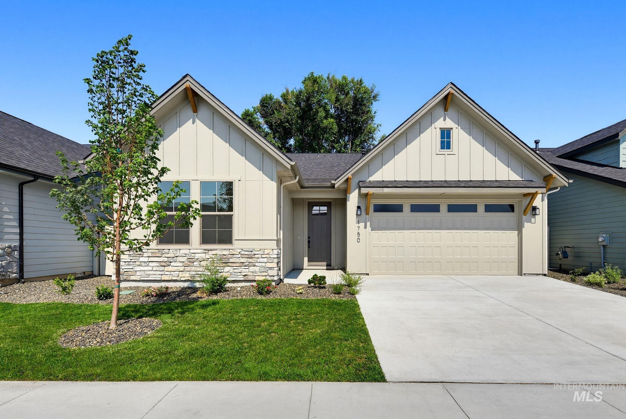 1750 N Green Pine Ln — photo