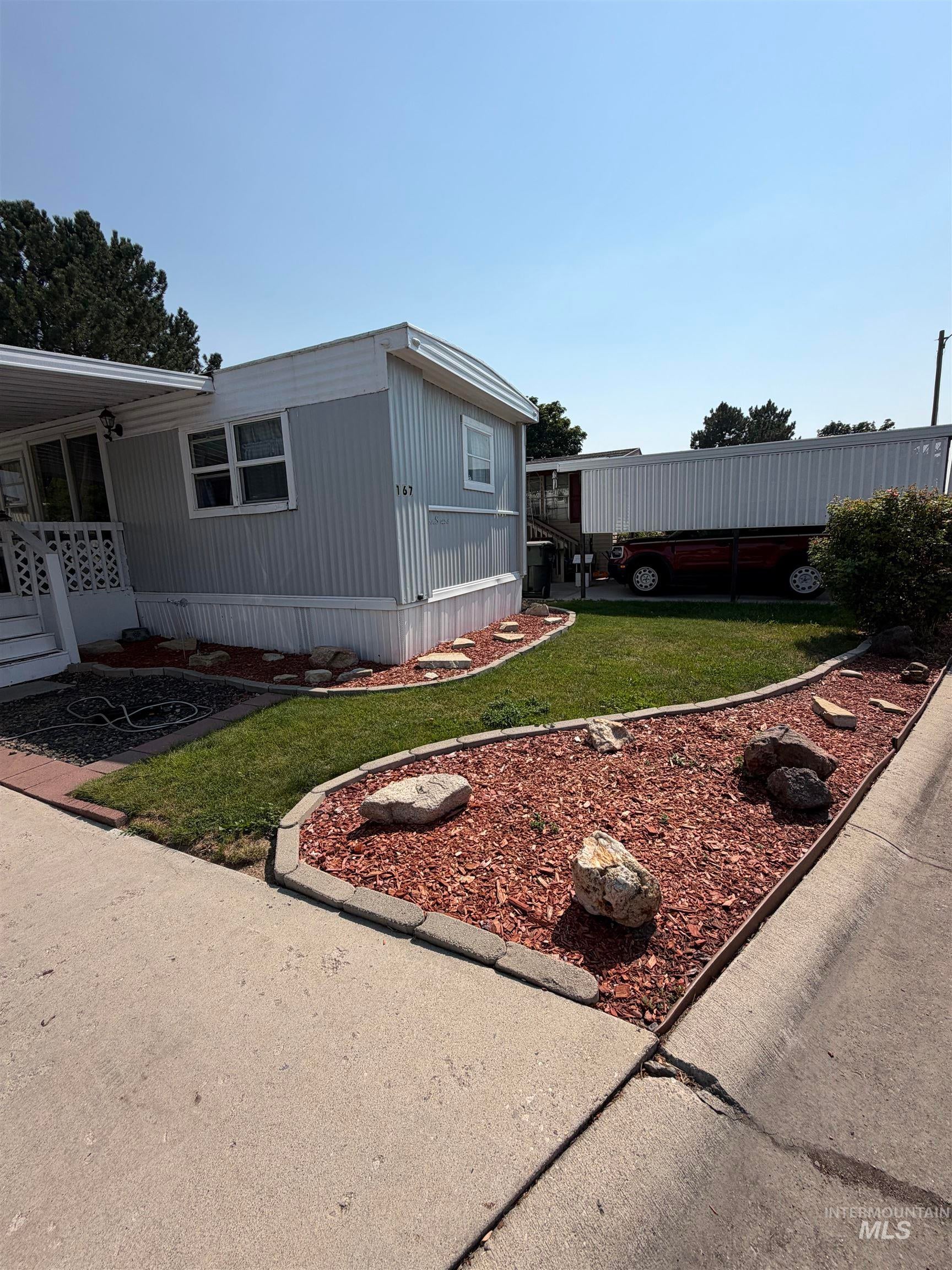 700 E Fairview Ave — photo