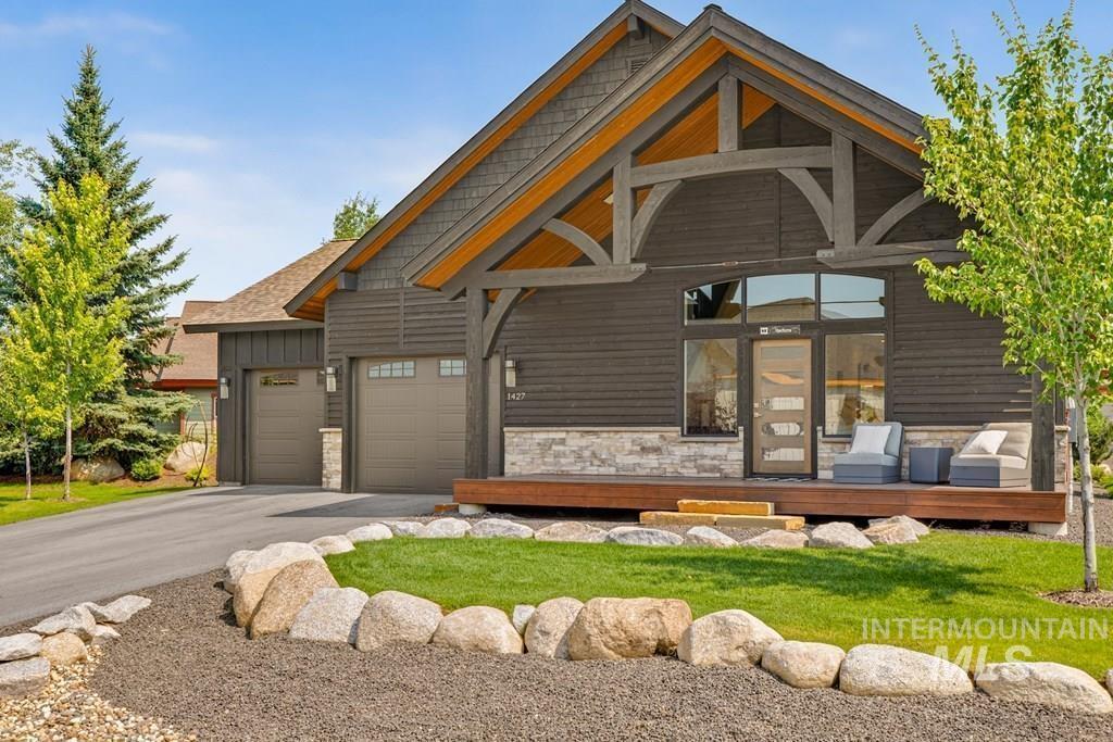 1427 Mountain Meadow Drive — photo