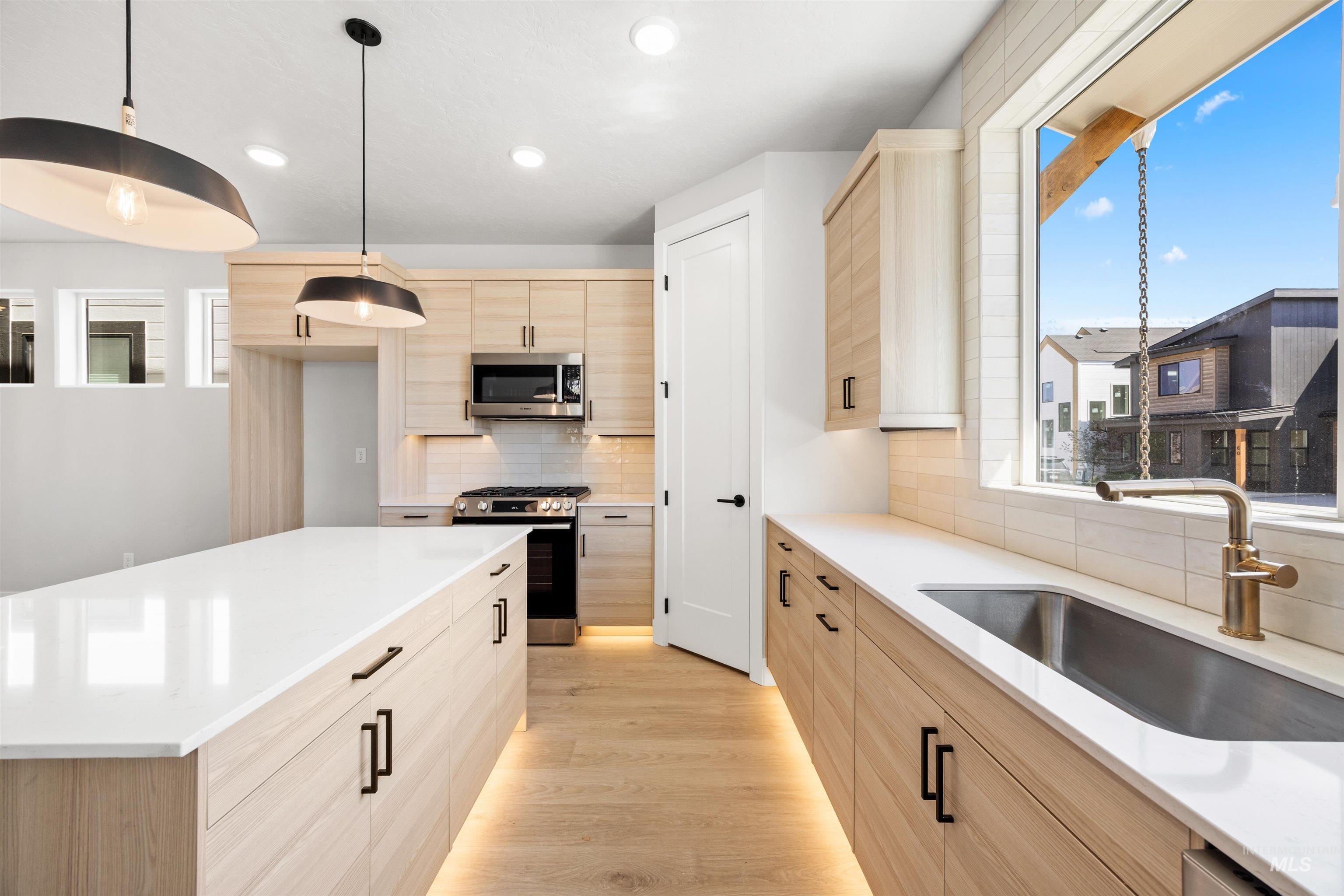 45 N Feather Reed Ave. — photo