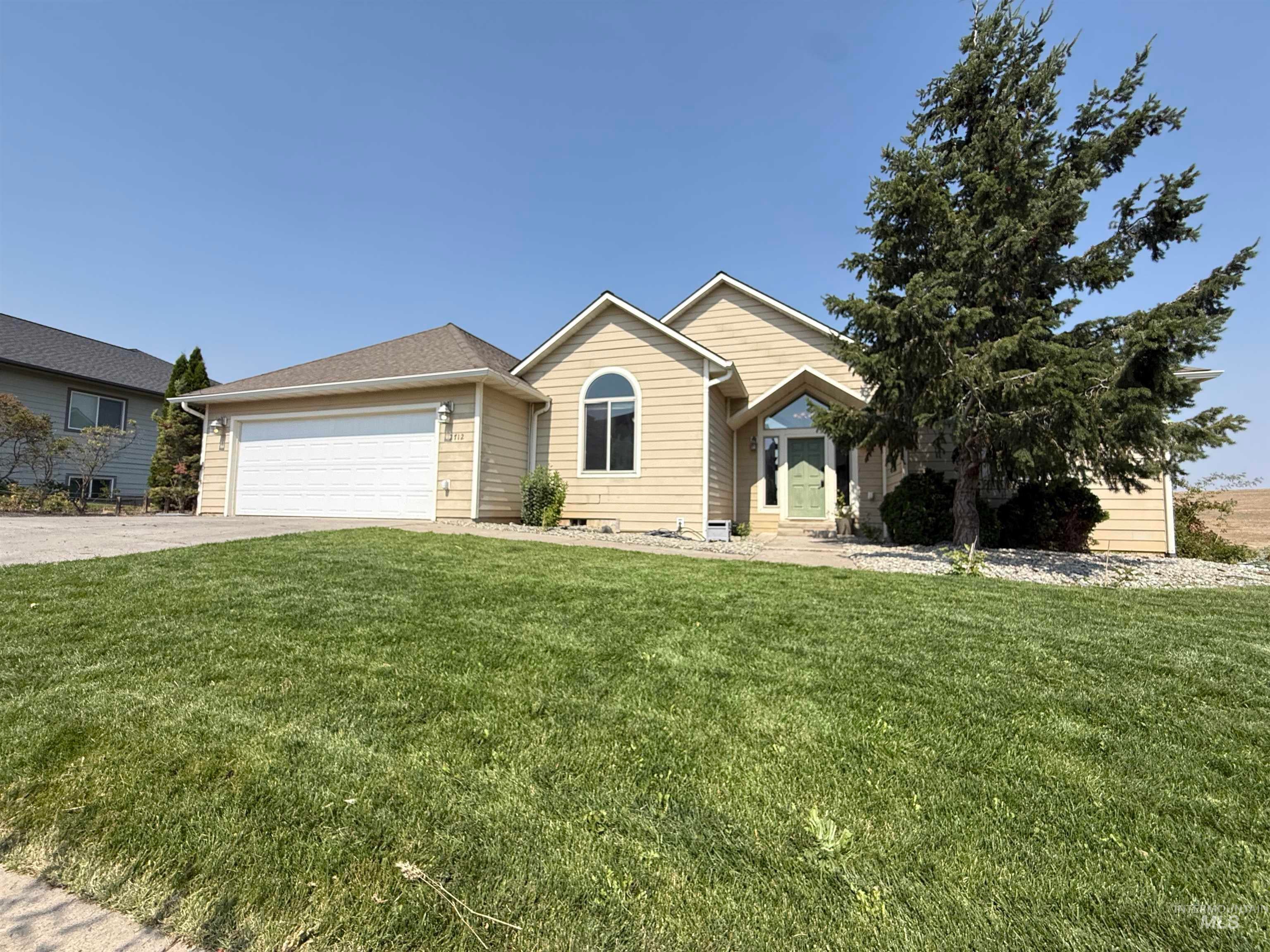 2712 Itani Drive — photo