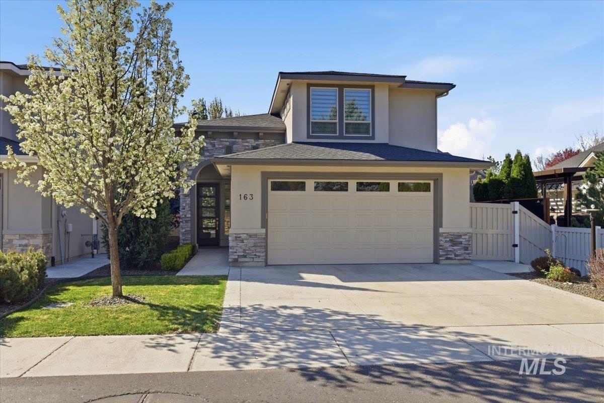 163 W Floating Feather Rd — photo