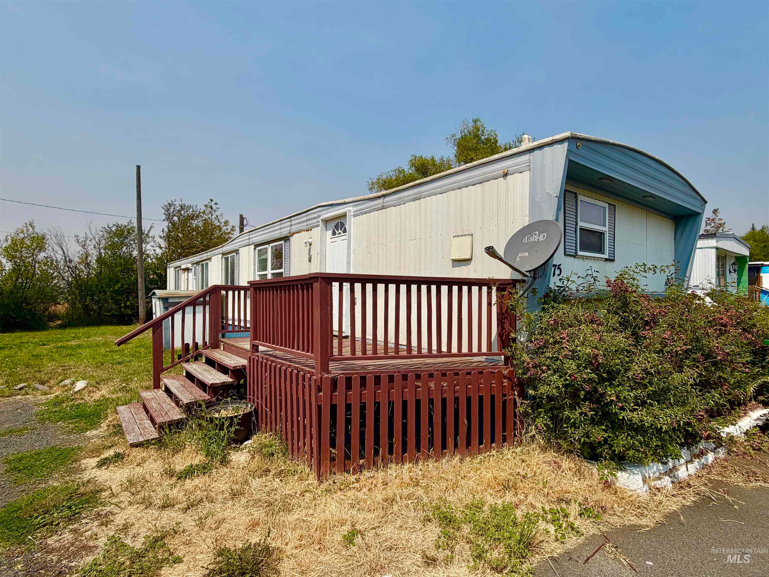 603 W Palouse River Dr. — photo
