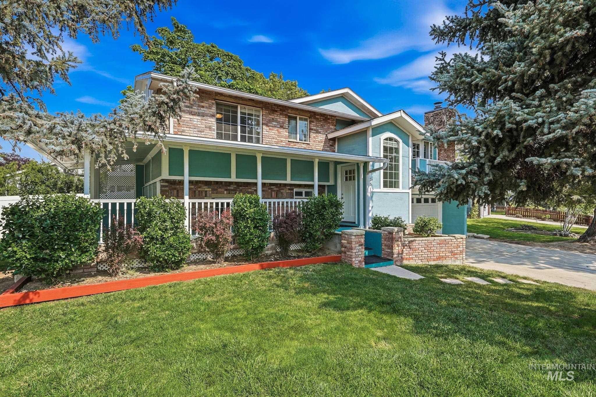 2311 N Monaco Way — photo