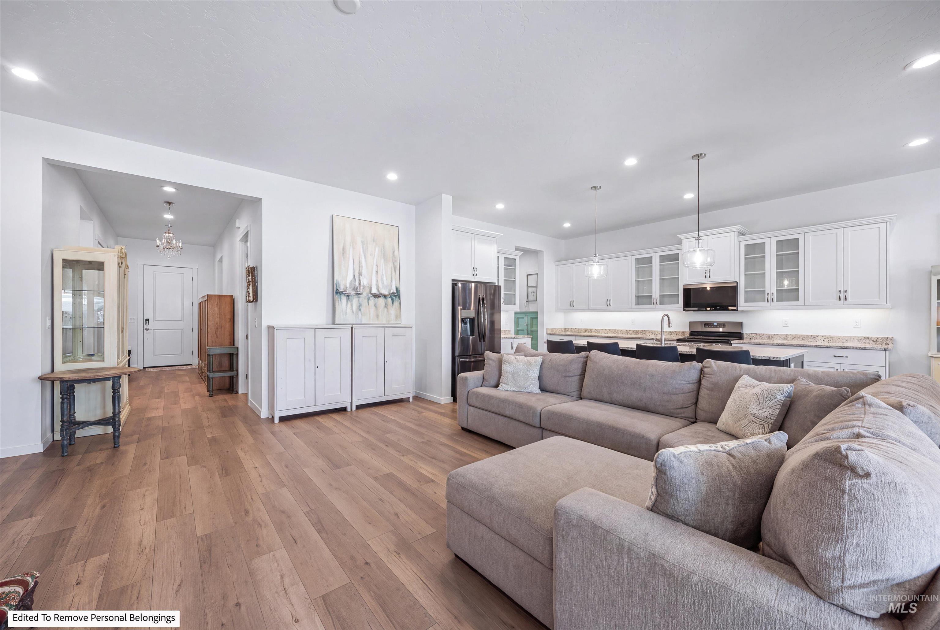 8512 W W Sugar Hill St — photo