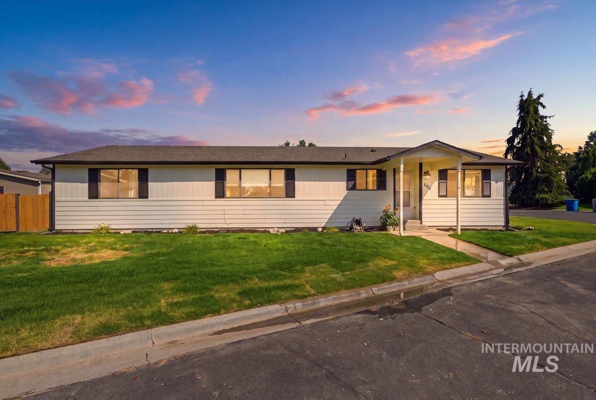 590 S Malaga Ln — photo