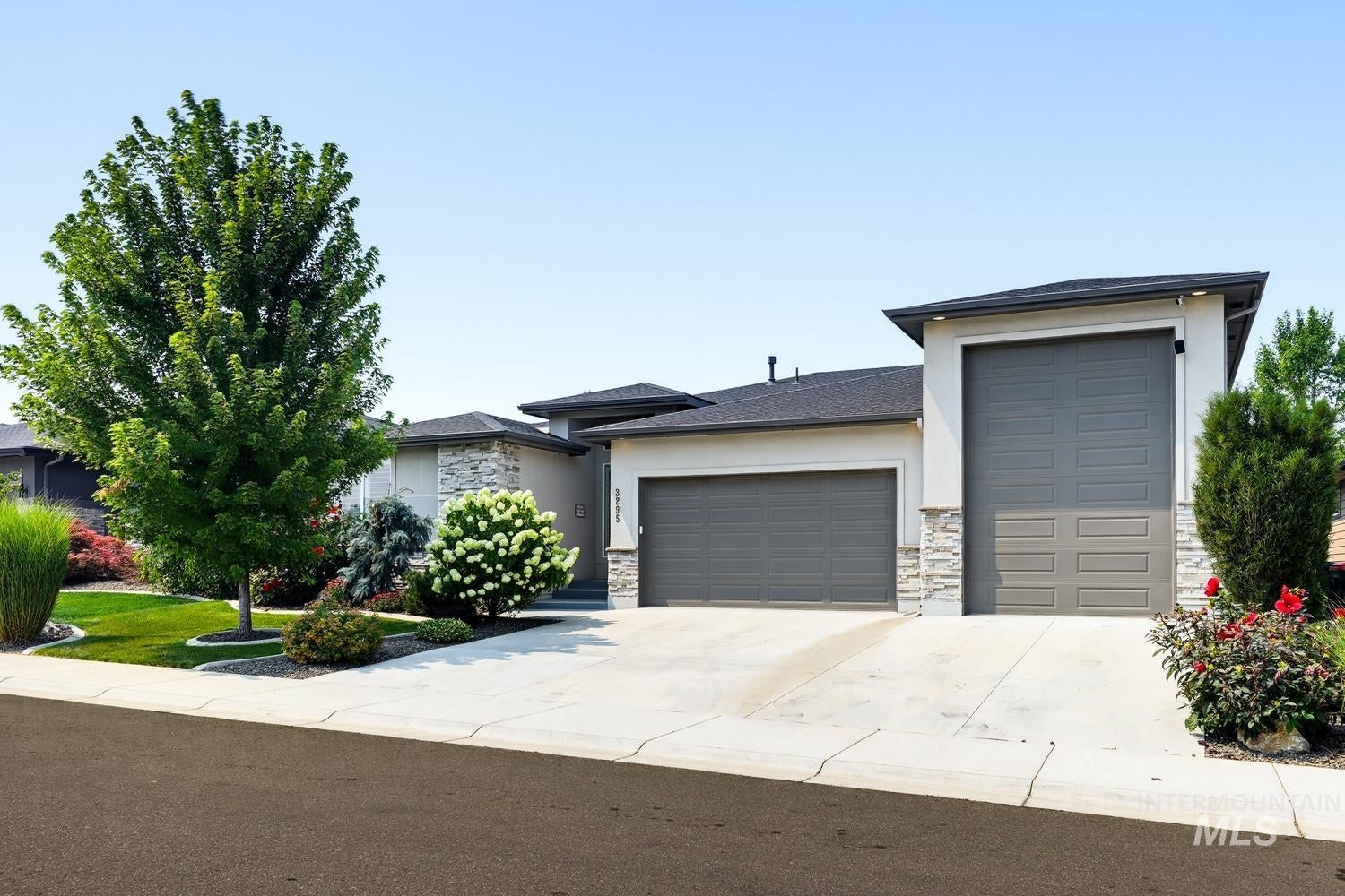 3295 Cobble Pl — photo