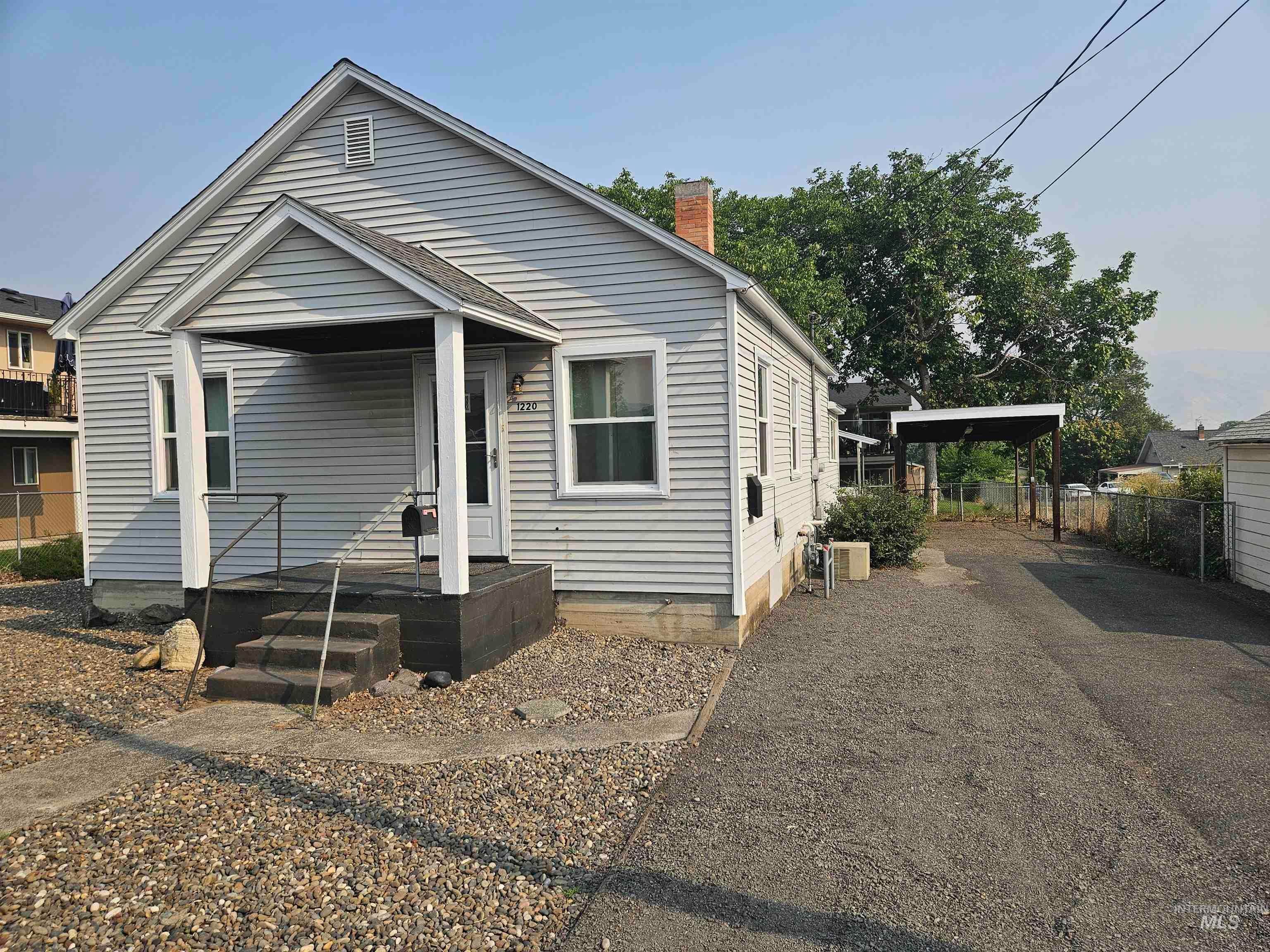 1220 Highland — photo