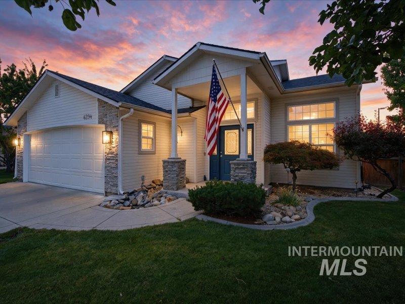 4294 E English Dr — photo