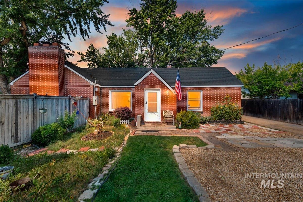 1341 N Mitchell — photo