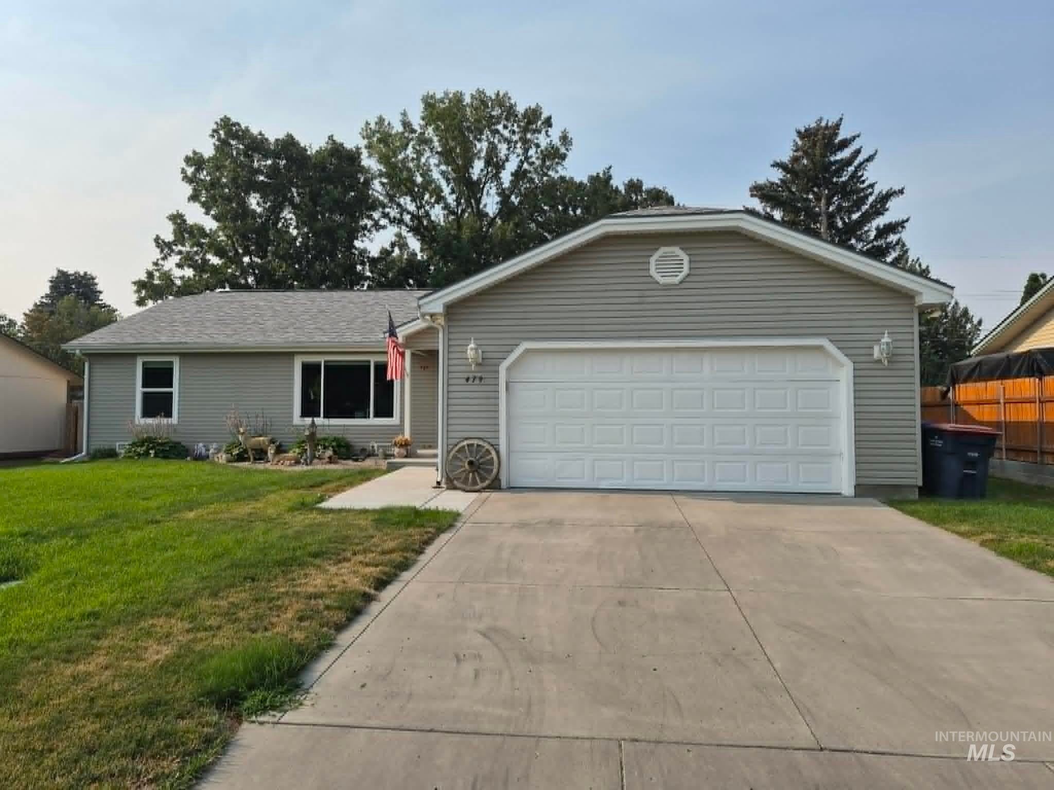 479 Crestview Dr. — photo