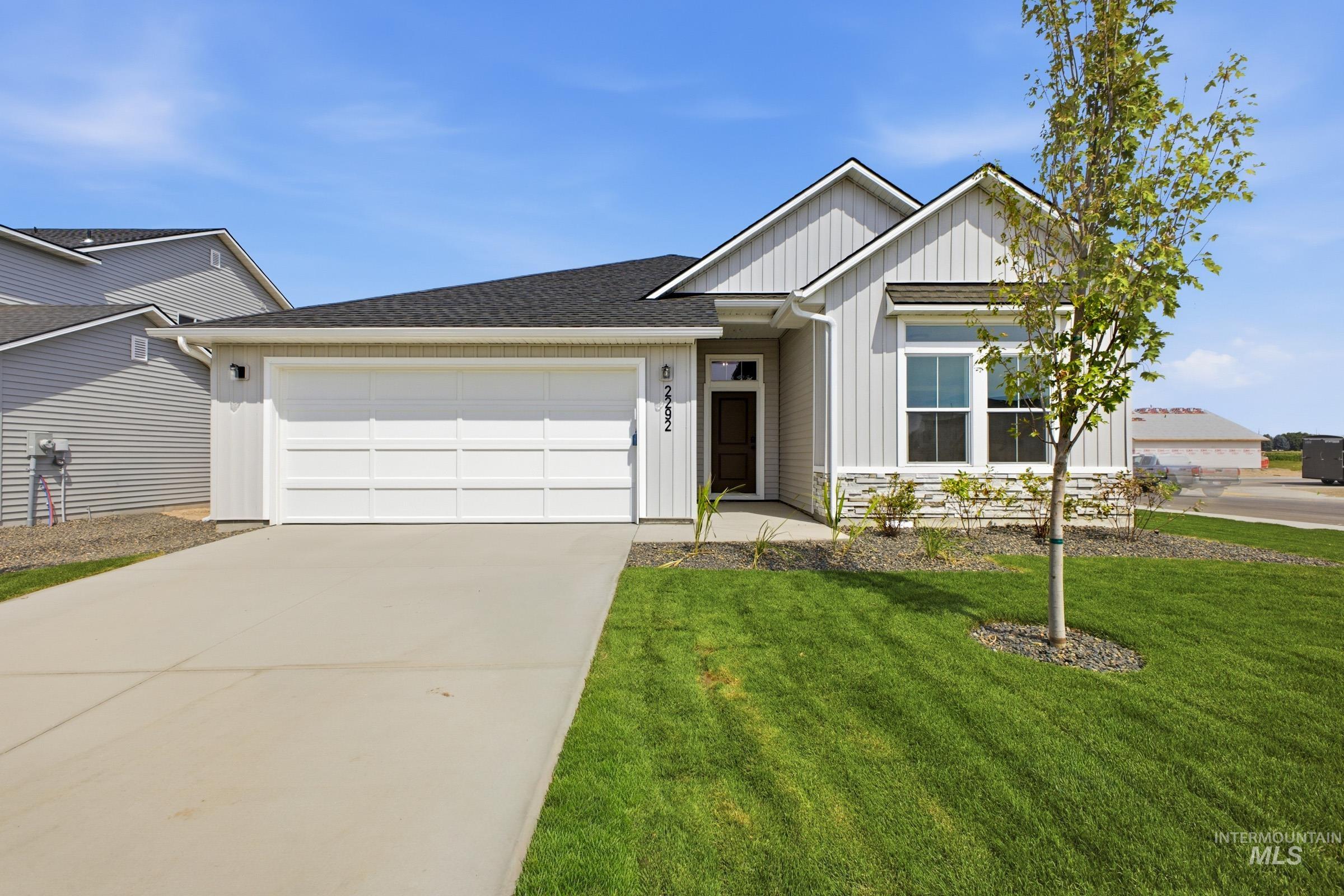 2292 W Red Jasper Dr — photo