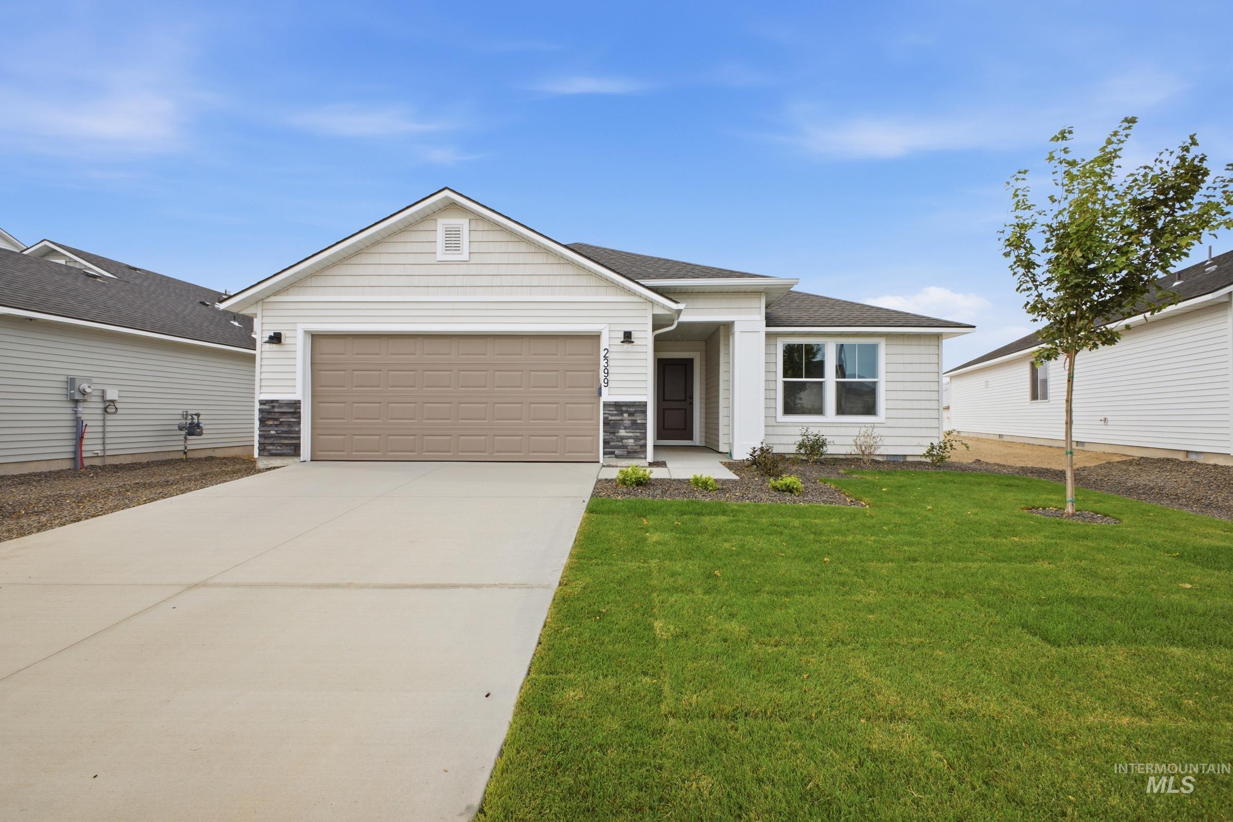 2399 W Red Jasper Dr — photo