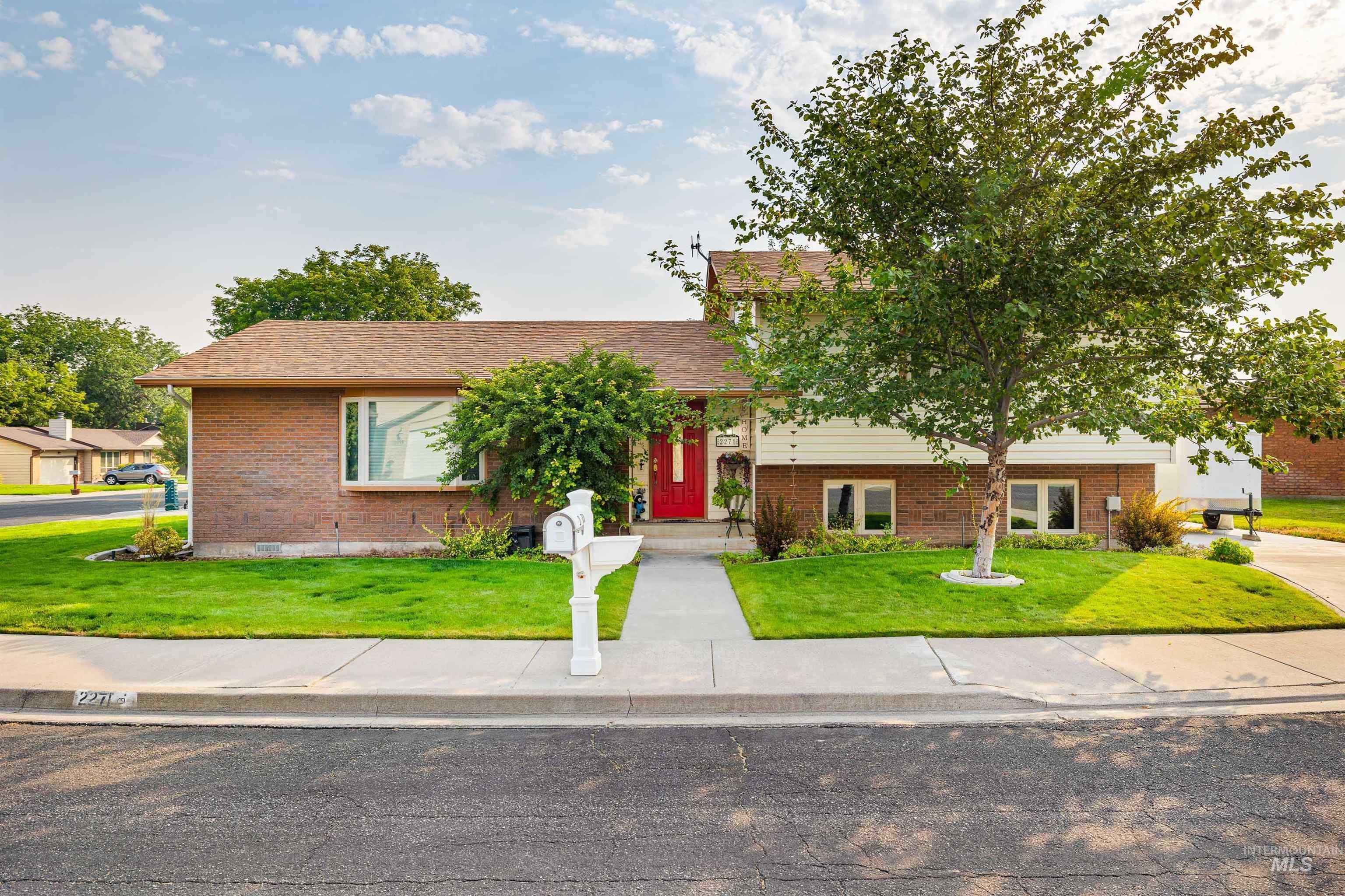 2271 Sherwood Dr. — photo