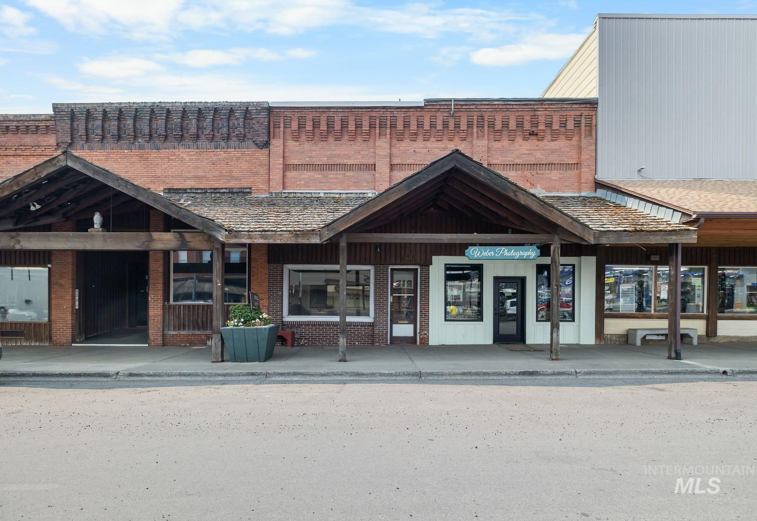 425 Main St — photo