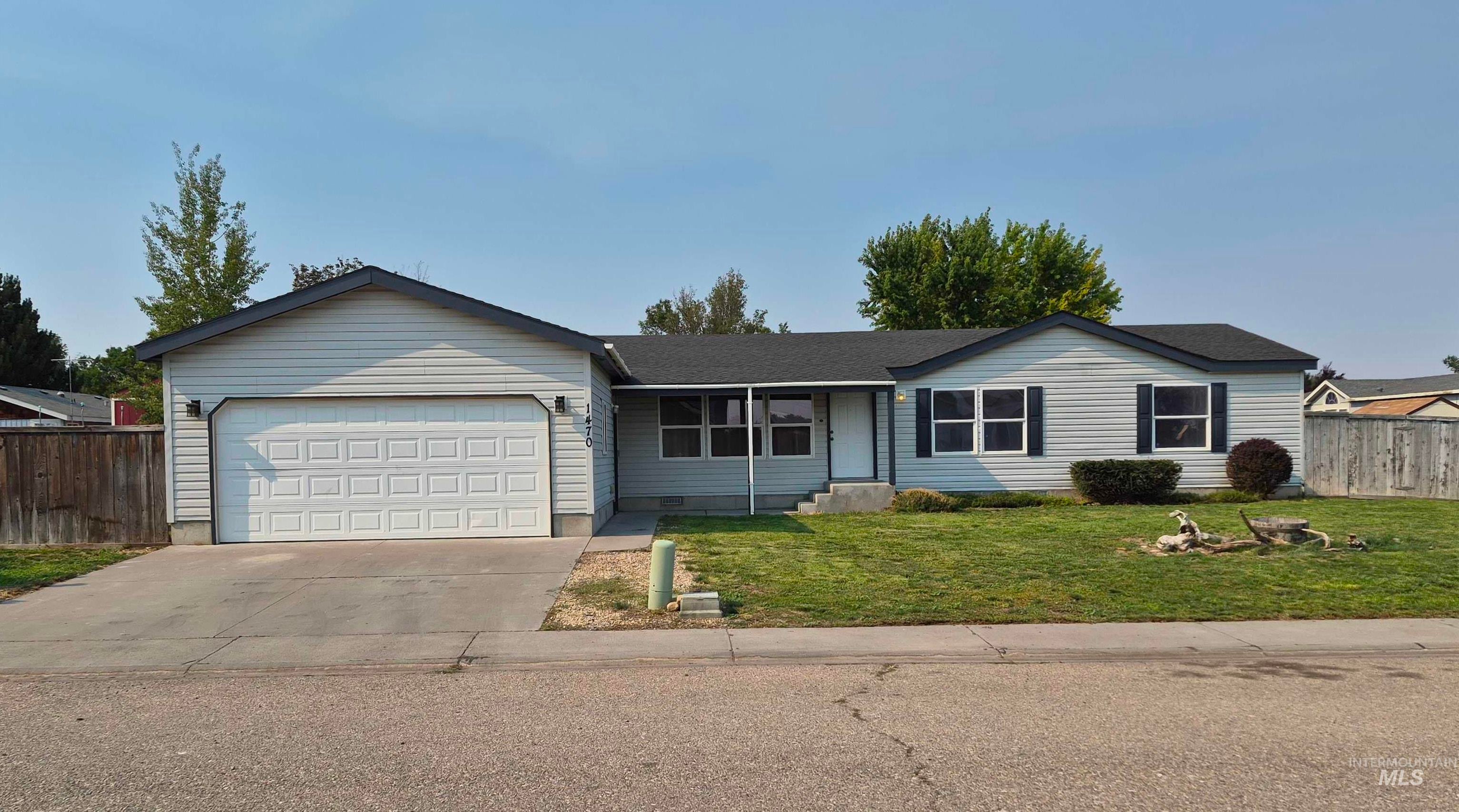1470 Windmere Dr — photo