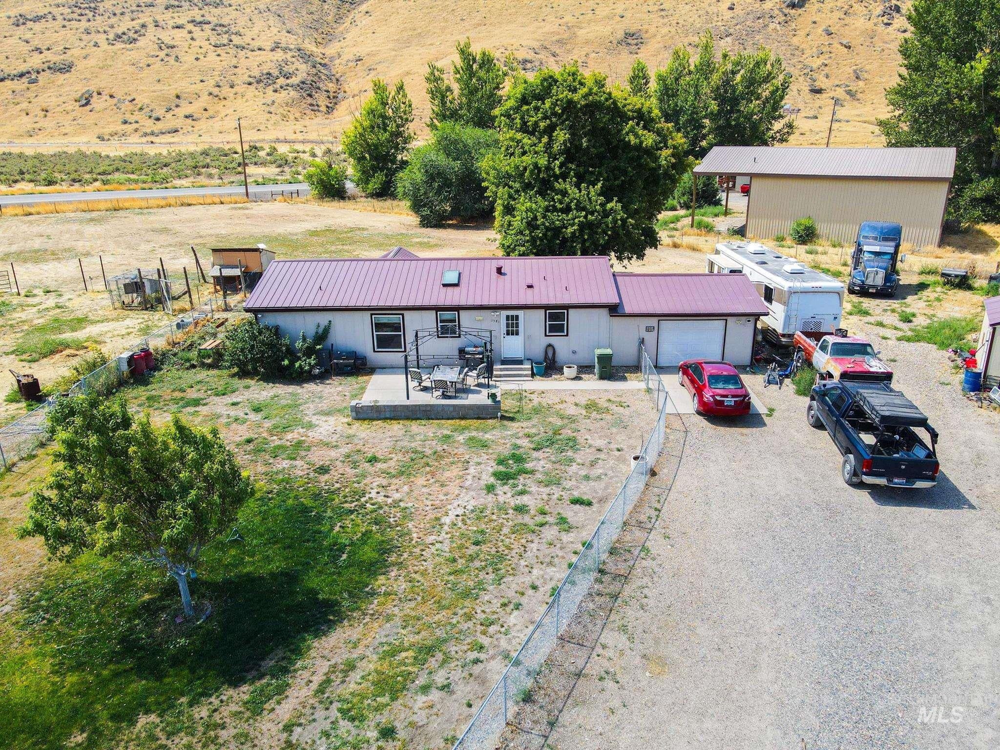 1583 Dustin Dr — photo