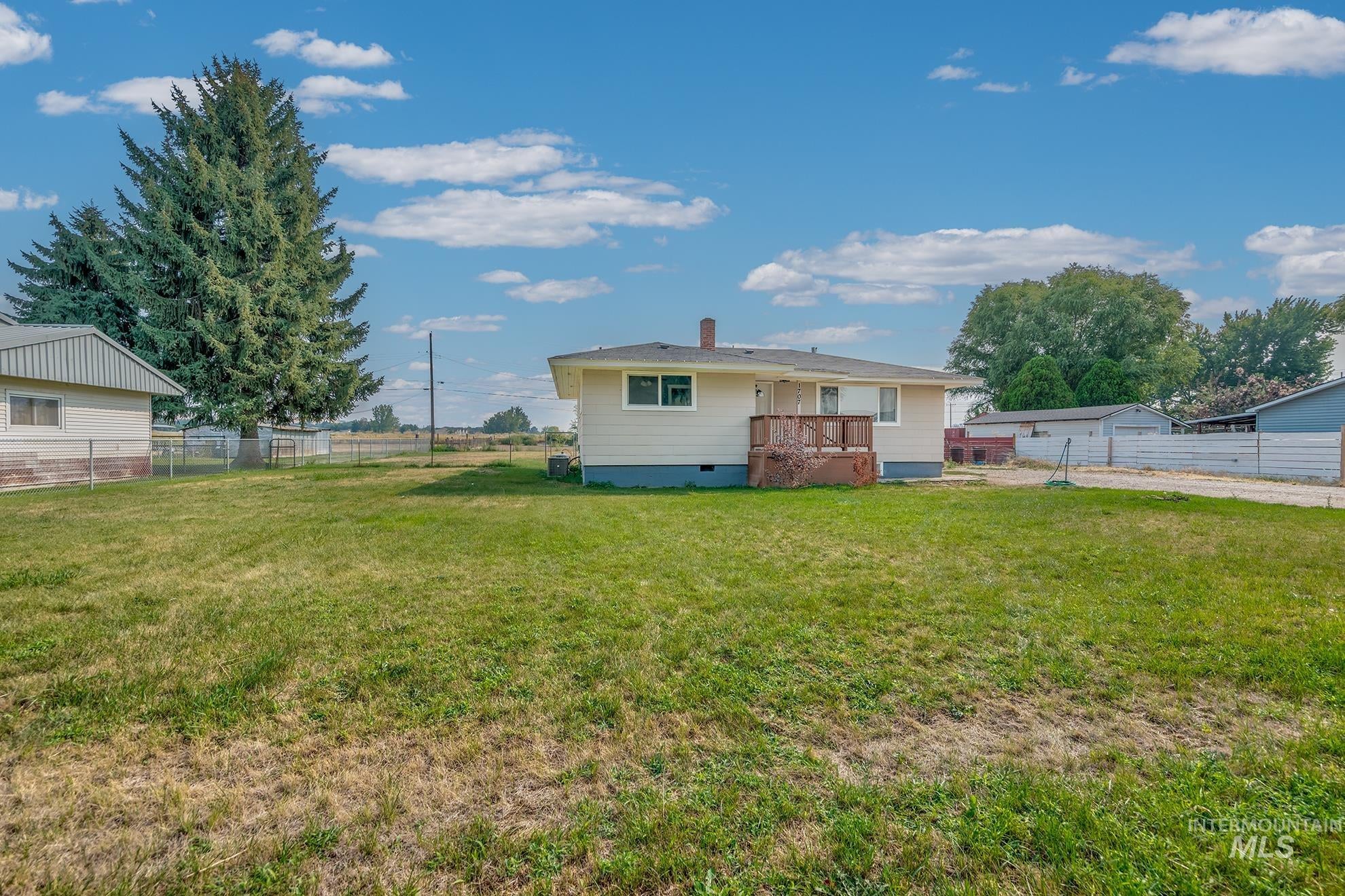 1707 Baker Ln — photo