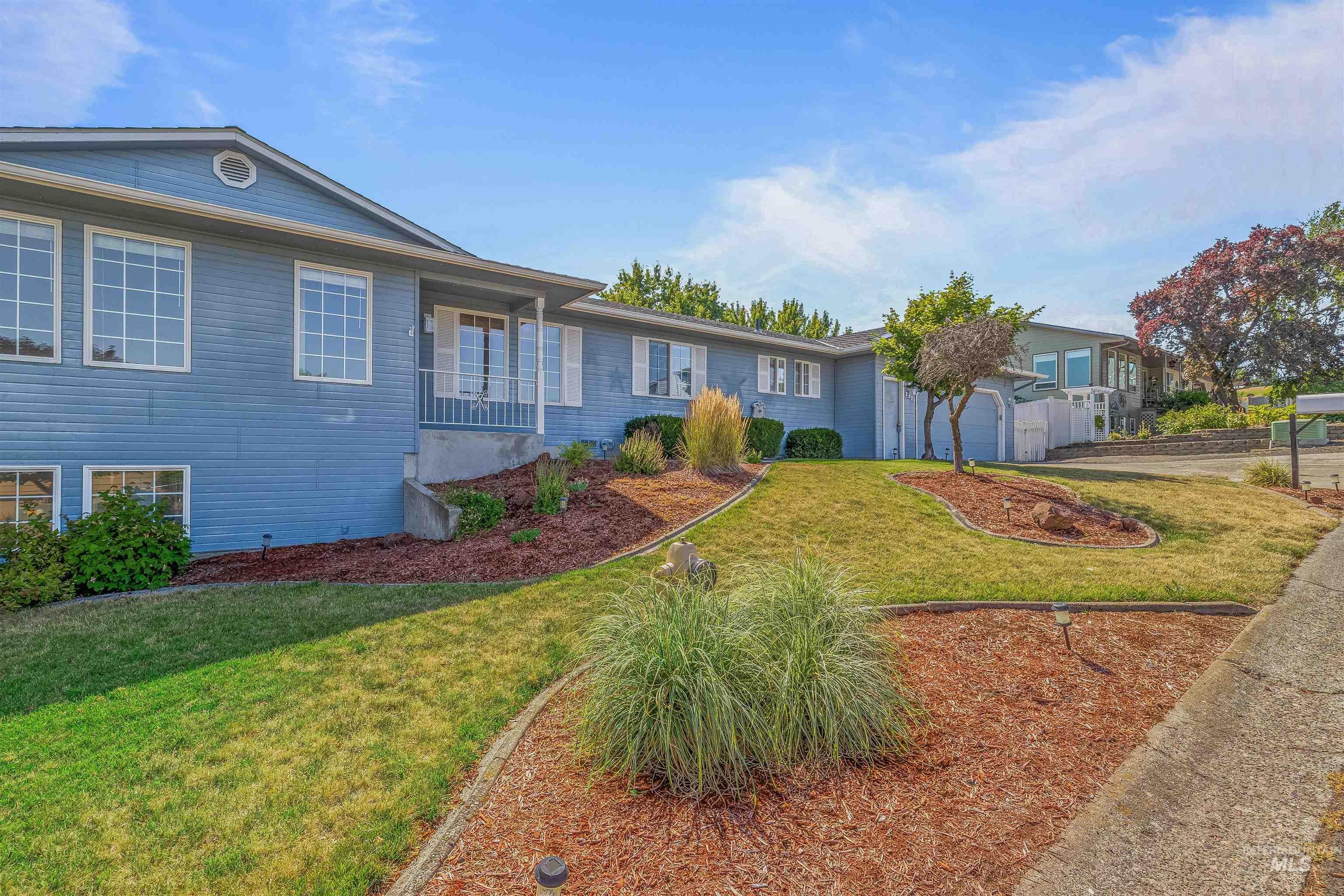 2901 Knollcrest Drive — photo