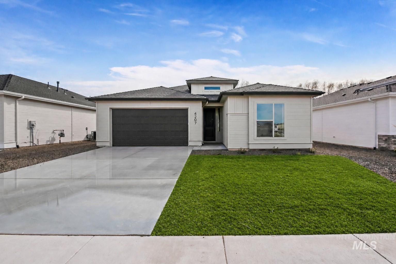 3401 Helios St. — photo