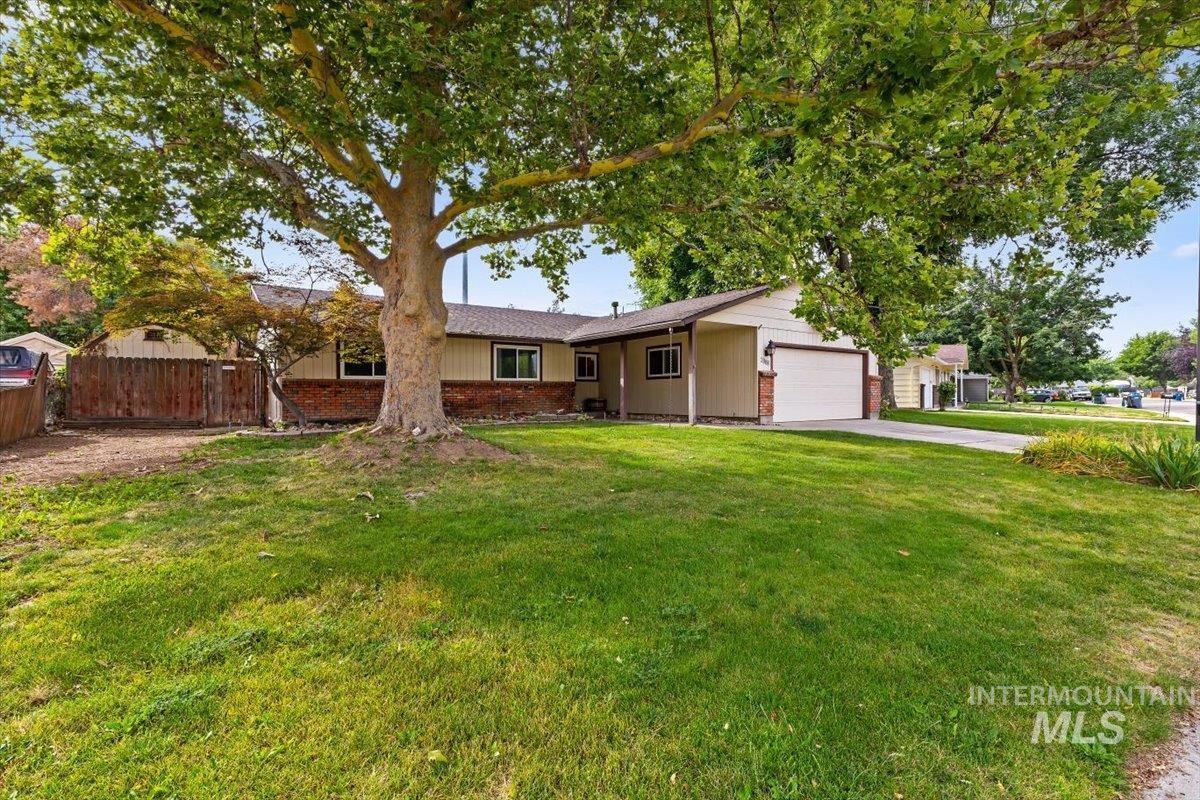 3388 N Buckboard Way — photo