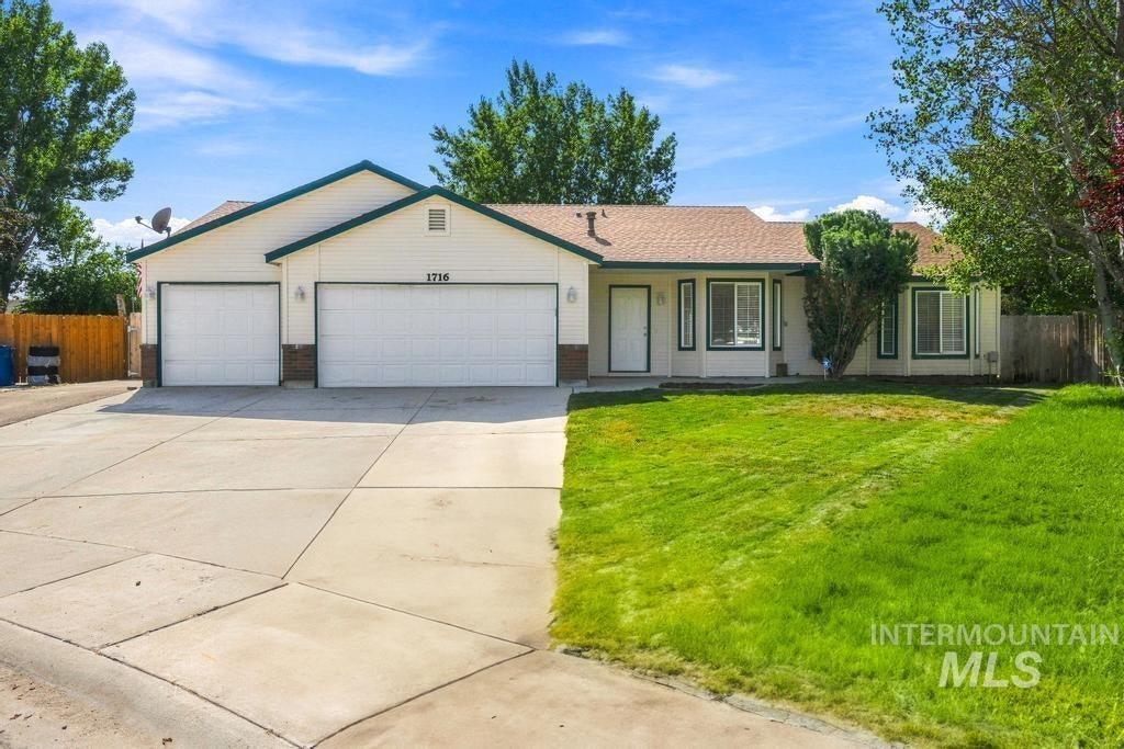 1716 W Plum Court — photo