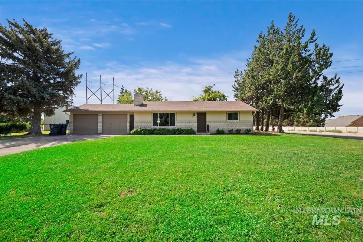 703 W Dooley Ln — photo