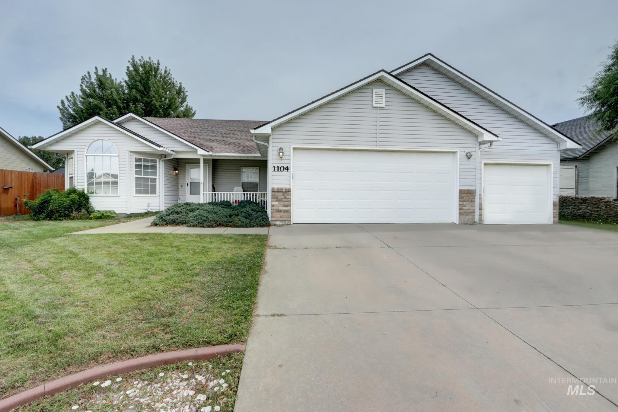 1104 Vanity Peak Dr — photo