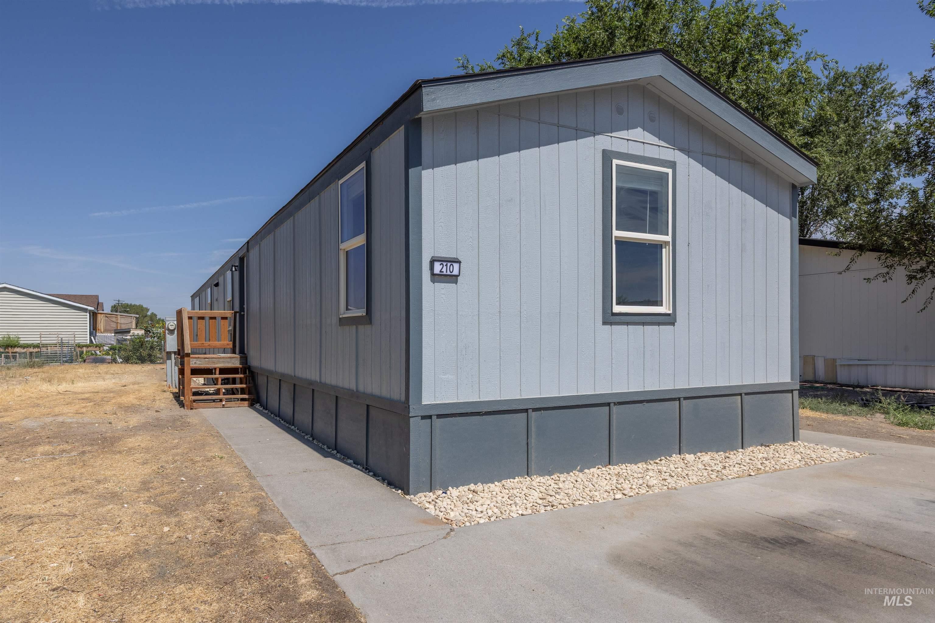 210 Dawn Dr — photo