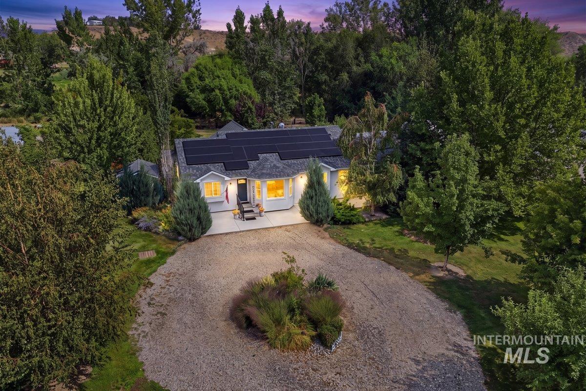2336 Lower Pond Lane — photo
