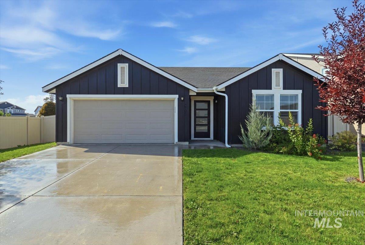 3795 E Berwick Dr — photo