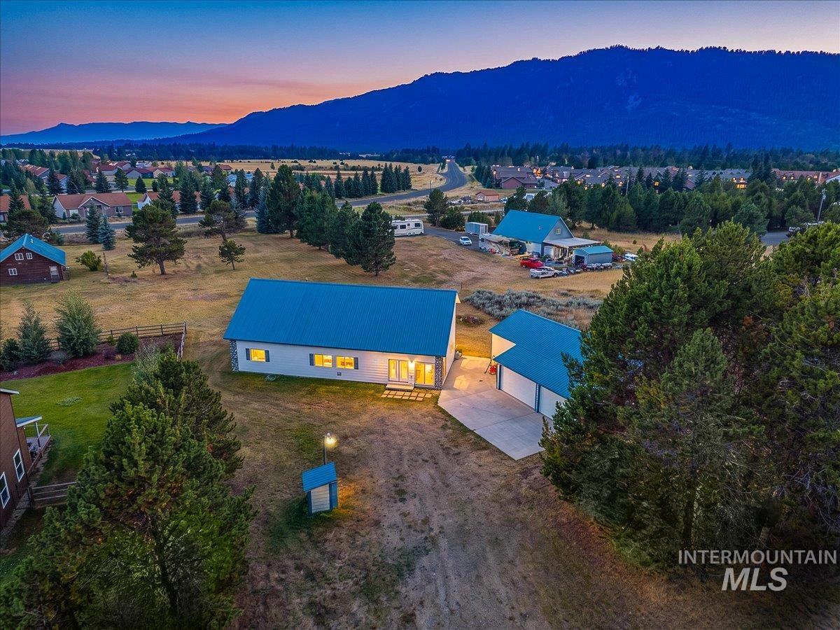 13159 Cameron Dr. — photo