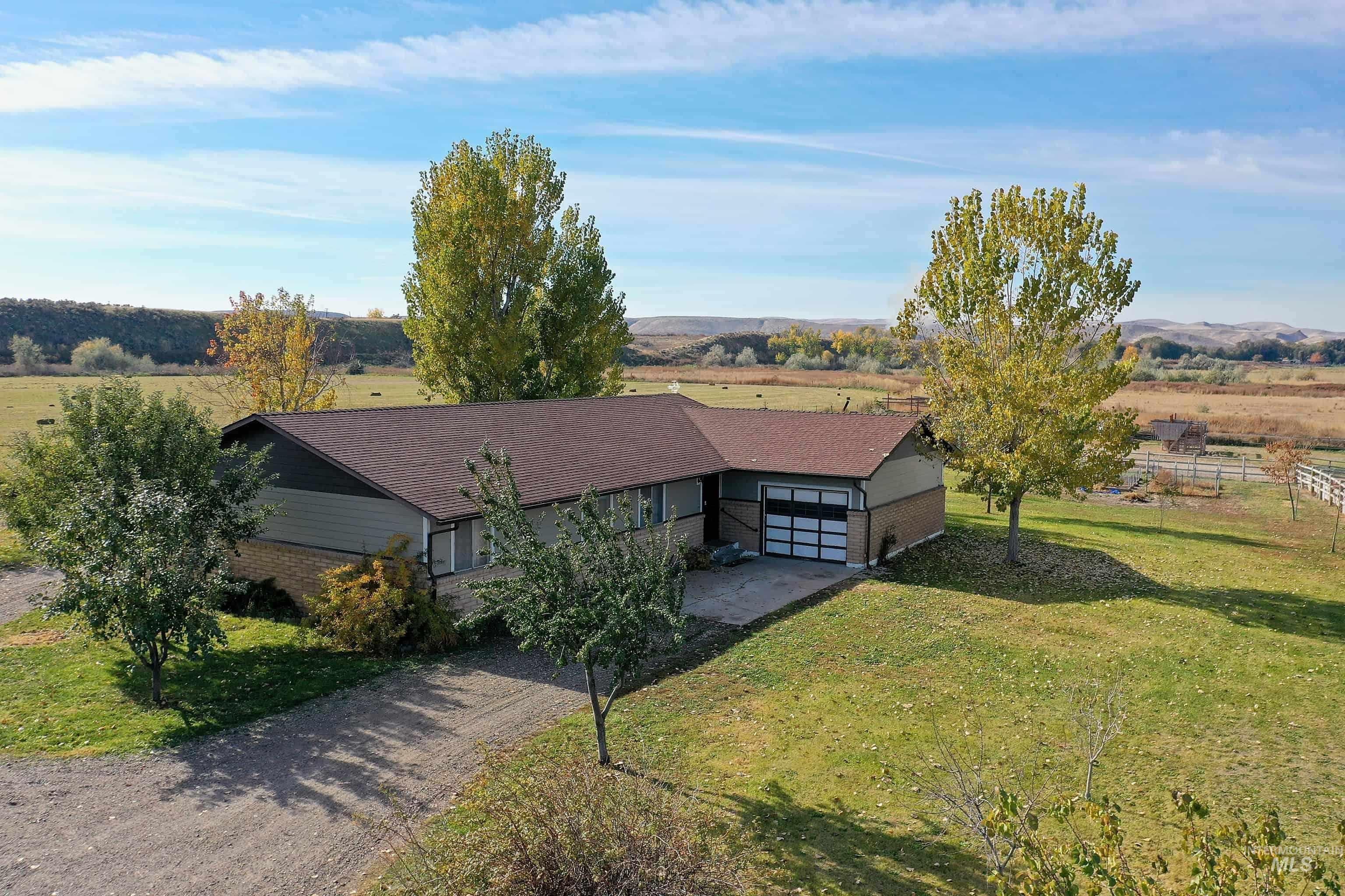 425 W Peach Rd — photo