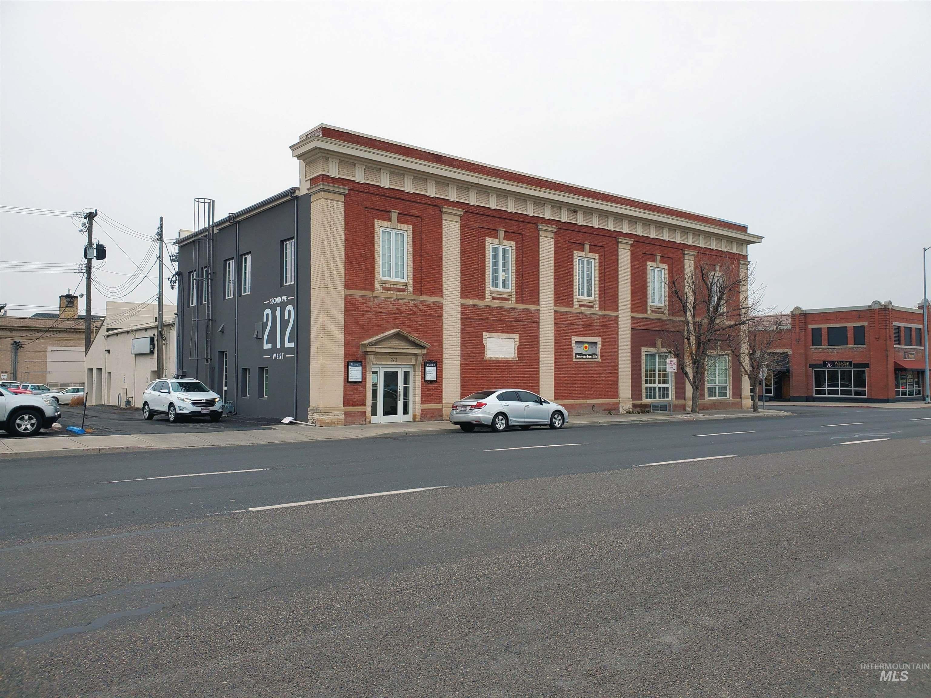 212 2nd Avenue W. — photo