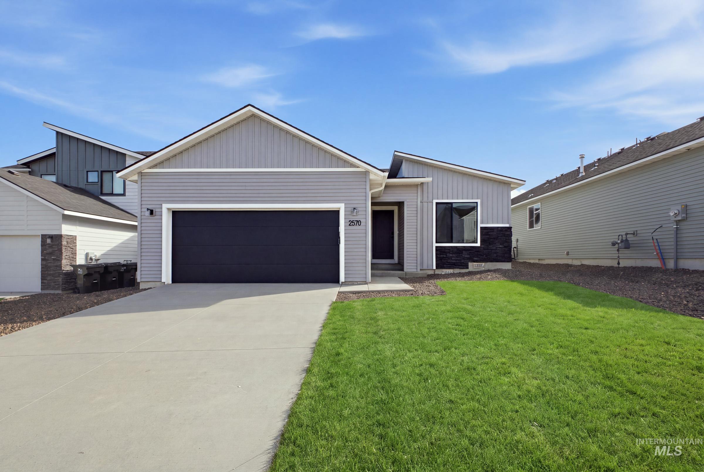 2570 W Tar Sands Dr — photo