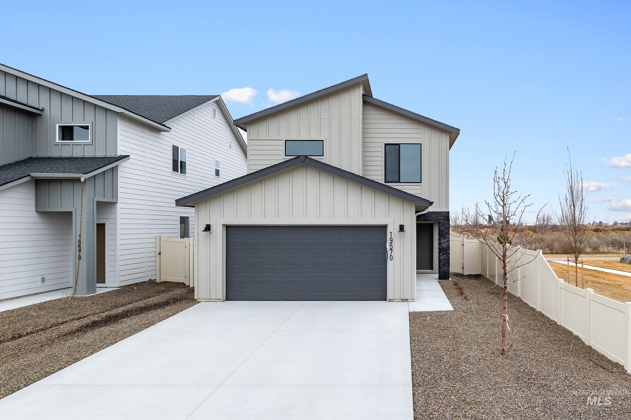 1453 W Braden Dr — photo