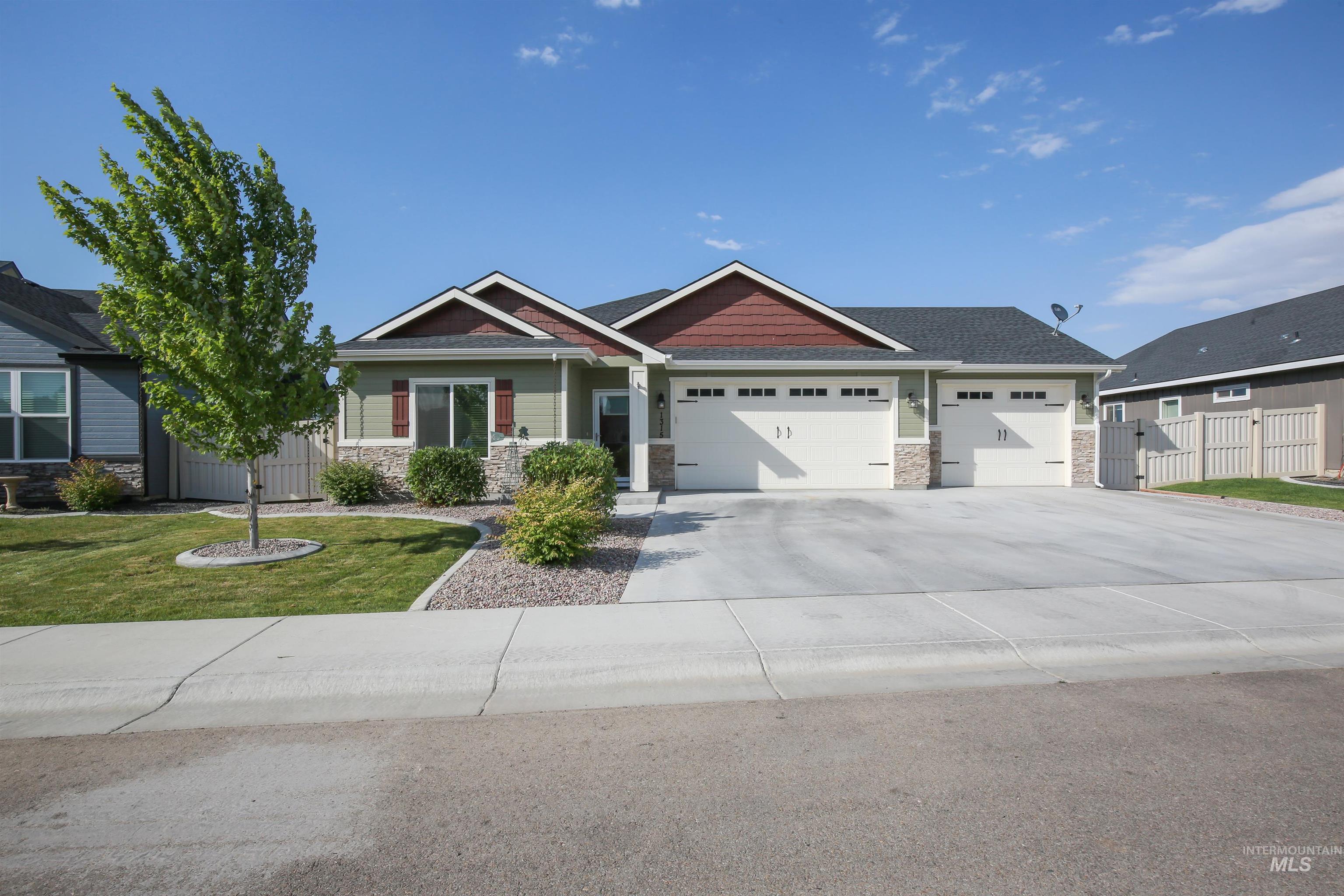 1315 Cantebria Way — photo