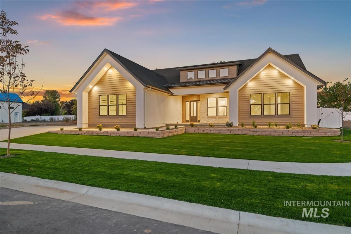 196 N Timber Wolf Pl — photo